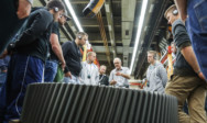 Angehende Industrietechniker Maschinenbau IHK des TA Bildungszentrums besuchen den Getriebehersteller REINTJES GmbH.