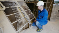 An diesem Gerät wird die Granulatproduktion geprüft.