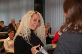 ...und ebnet den Weg für eine leitende Position im Handel.