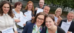 Immobilienmakler bestehen mit Bestnoten
