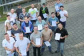 Die Teilnehmer an der Ausbildereignungsprüfung IHK (AEVO) empfangen ihre Zertifikate.