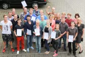 Die Teilnehmer an der Ausbildereignungsprüfung IHK (AEVO) empfangen ihre Zertifikate.