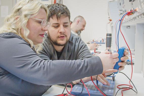 Elektrofachkraft für festgelegte Tätigkeiten IHK Teilnehmer