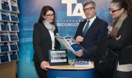 Bildungsmesse: Wir zeigen Chancen für Karrierebewusste auf