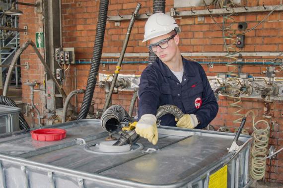 Industriemeister Chemie IHK Absolvent Arbeitsumfeld