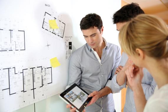 Immobilienfachwirt IHK Team im Berufsumfeld