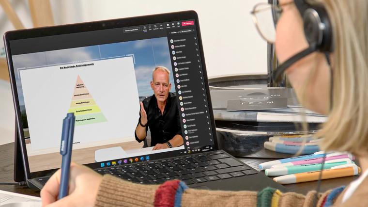 Teilnehmerin im Live-Online-Unterricht