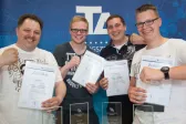 Abschied von Hameln: Die Industriemeister Elektrotechnik IHK und Mechatronik IHK feiern mit den Logistikmeistern IHK.