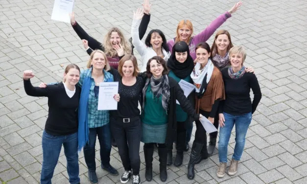 Herzliche Umarmungen und viel Applaus bei Officemanagern und QM-Beauftragten