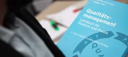 Fachkundig für das Immobilien- und Qualitätsmanagement qualifiziert