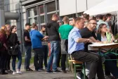 Das Sommerfest 2015 – auf dem Campus des TA Bildungszentrums wird fröhlich gefeiert.