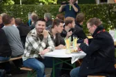 Das Sommerfest 2015 – auf dem Campus des TA Bildungszentrums wird fröhlich gefeiert.