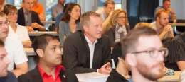 Studierende beginnen Weiterbildung am TA Bildungszentrum