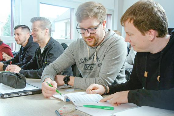 Technischer Betriebswirt IHK Absolventen Prüfung