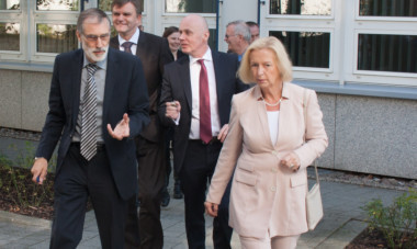 Bundesbildungsministerin Johanna Wanka bei ihrem Besuch am TA Bildungszentrum im Oktober 2013.