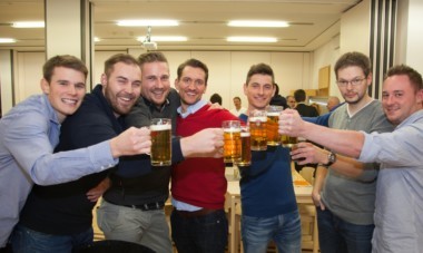 Prost! So feiern die Industriemeister ihren Abschied am TA Bildungszentrum.