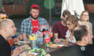 Das Sommerfest 2015 – auf dem Campus des TA Bildungszentrums wird fröhlich gefeiert.