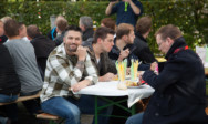 Das Sommerfest 2015 – auf dem Campus des TA Bildungszentrums wird fröhlich gefeiert.