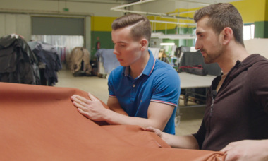 TA-Absolventen-Heller-Leder