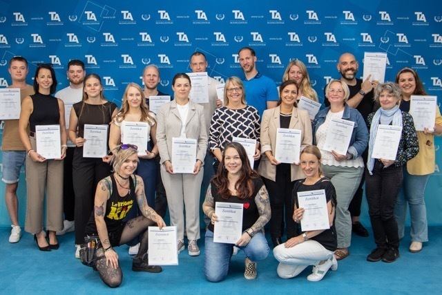 25-07-IMVW-18-25-V-HM