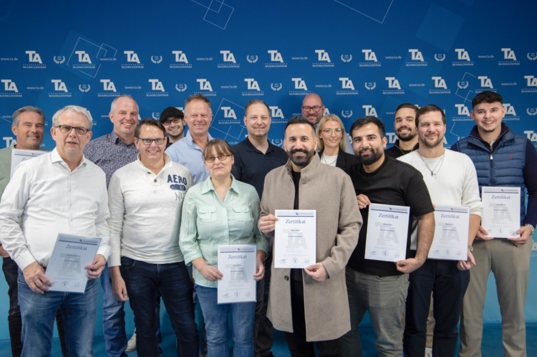 10-25_IMMA-12-25-V-HM