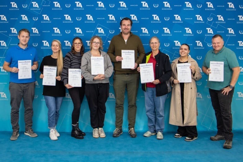 10-25_IMVW-22-25-V-HM