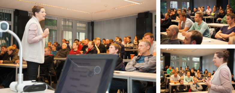 Trainerin Sabine Kuhlmann referiert im Audimax des TA Bildungszentrums.